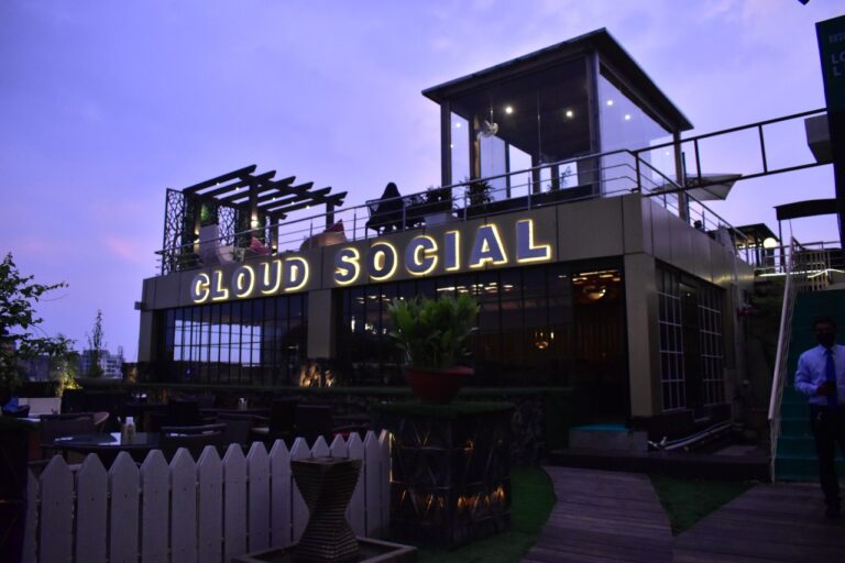 Best Rooftop Lounge in Kolkata |Cloud Social Rooftop Lounge